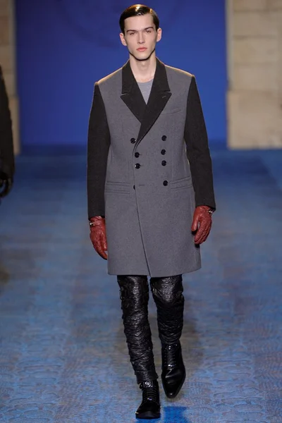 Look 11